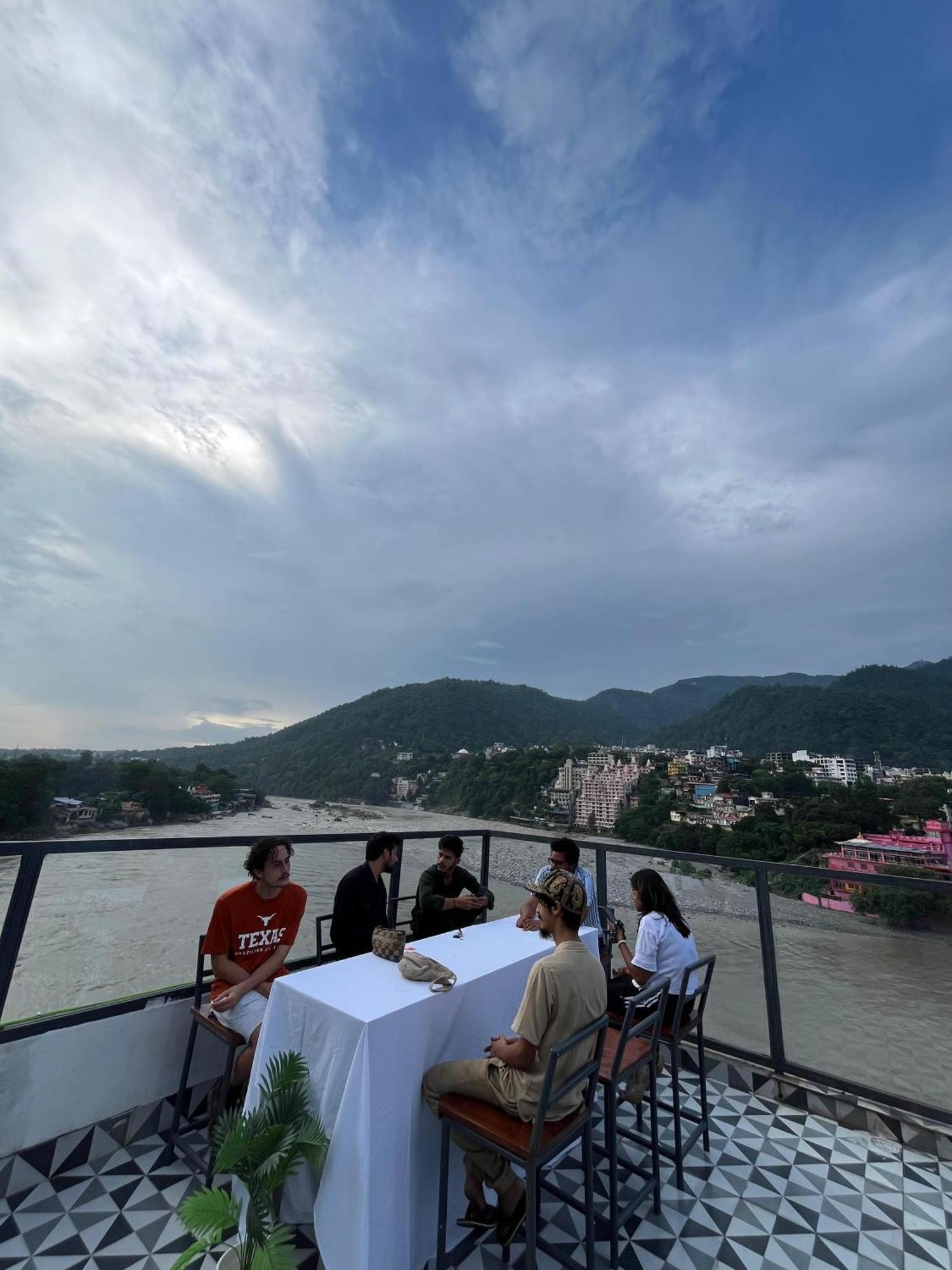 Joey'S By The Ganges Hostel Rishikesh Exterior photo